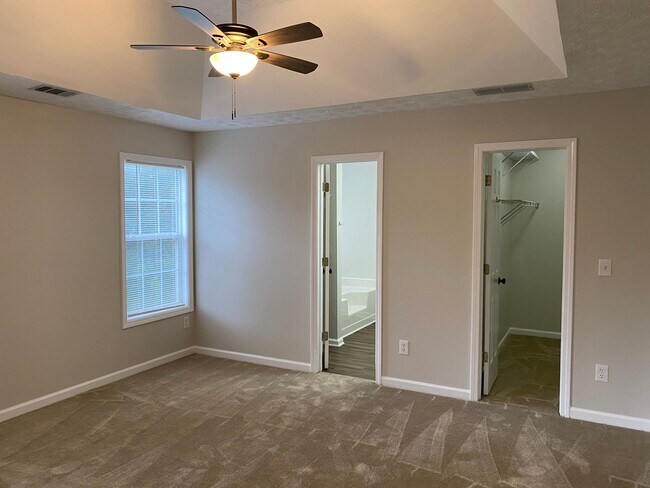 Building Photo - 4343 Grey Park Dr NE