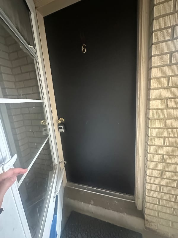 Building Photo - 673 E 6th Ave