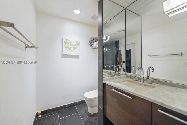 Building Photo - 900 Biscayne Blvd