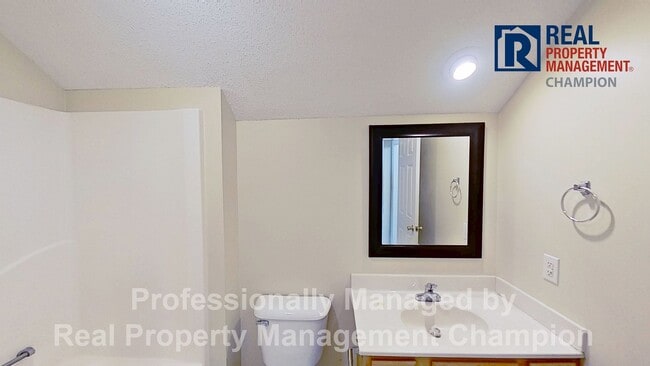 Building Photo - Charming 4 BD/2.5 BA with Wrap Around Porc...