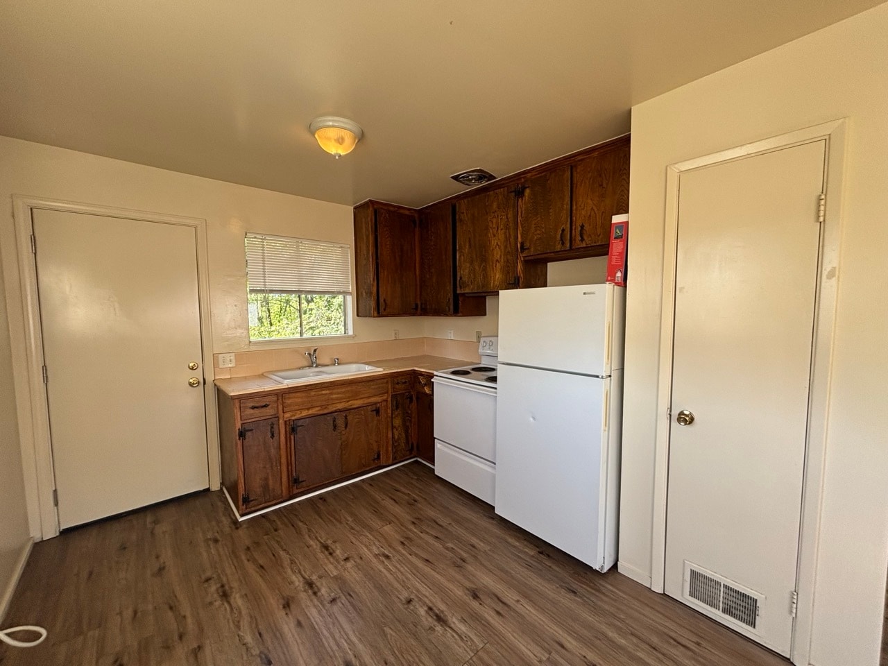 Building Photo - 4254 Howard Cir