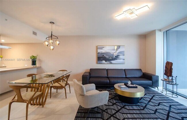 Building Photo - 1000 Brickell Plaza