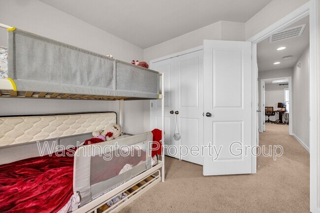 Building Photo - 4013 Singerville Ct