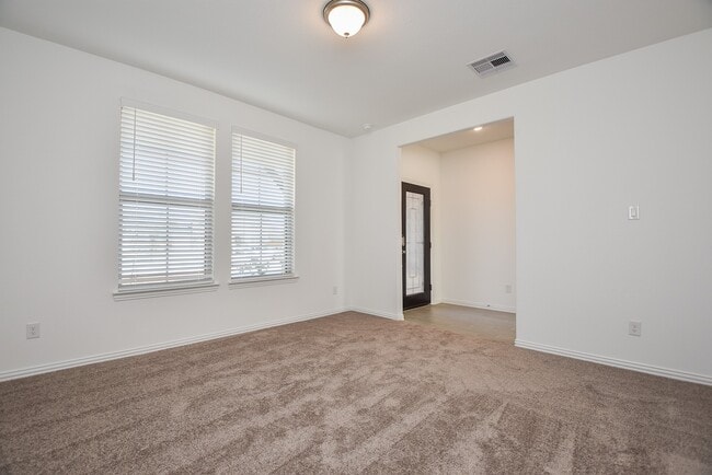 Building Photo - 8106 Royal Palm Ct