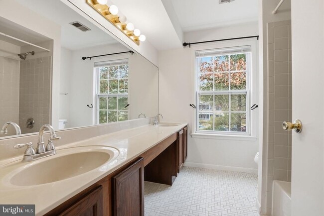 Building Photo - 119 Acadia Ct