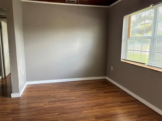 Building Photo - 1555 Michigan Ave