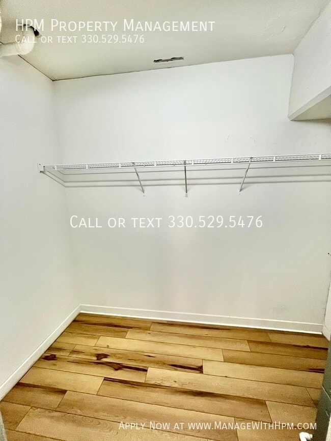 Building Photo - 1133 W 9th St