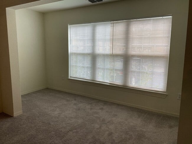 Building Photo - Cypress Fairways 2 Bedrooms 2 Bath