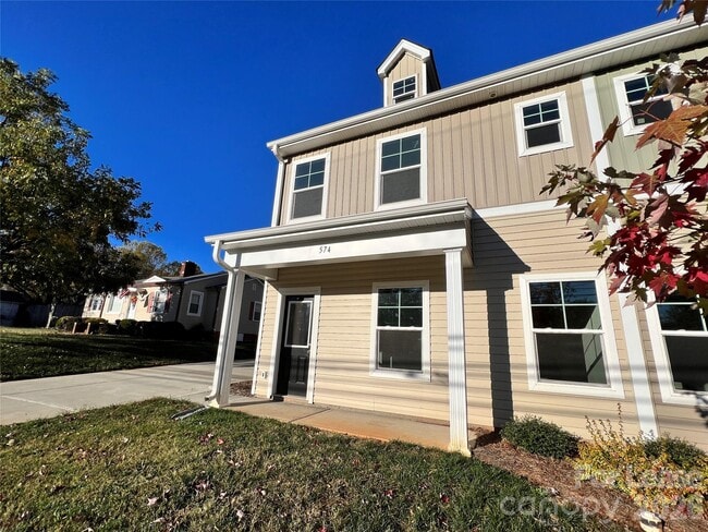 Building Photo - 574 N Broad St