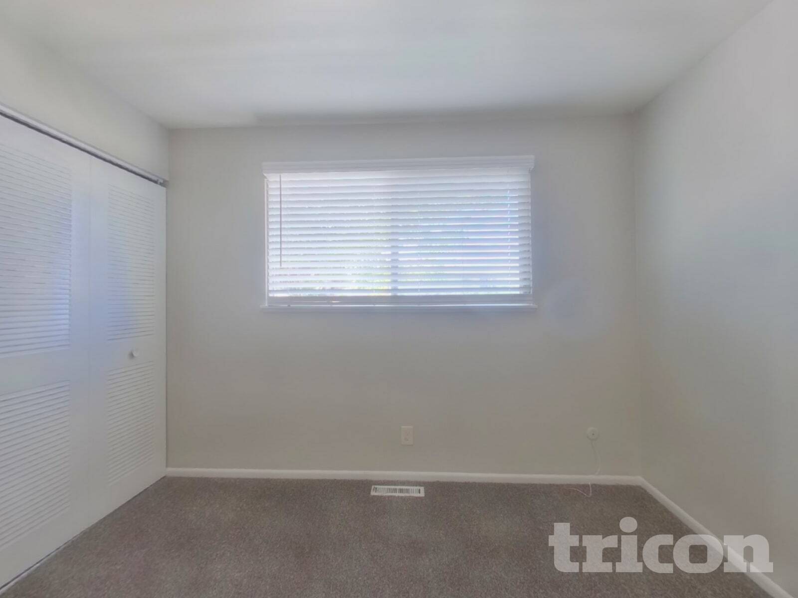 Building Photo - 3310 Heights Dr