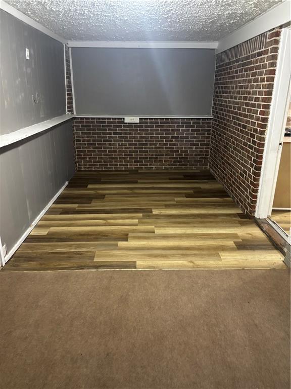 Building Photo - 1961 Valley Ridge Dr SW