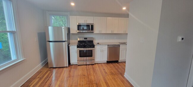 Building Photo - 1847 Eckard Ave
