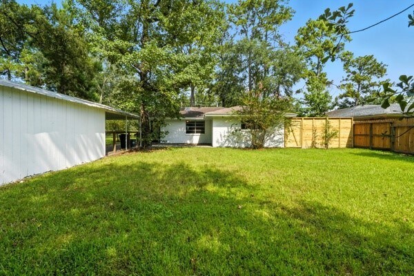 Building Photo - 10615 Twin Oak Dr