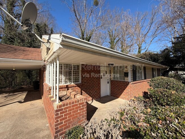 Building Photo - 1747 Carter Cir