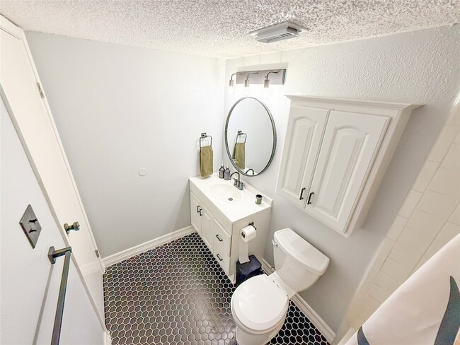 Building Photo - 2120 El Paseo St
