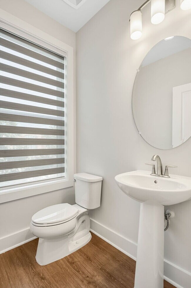 Building Photo - Spacious 3 Bedroom Condo Near VCU & VUU – Most Utilities Included – $3,000/mo