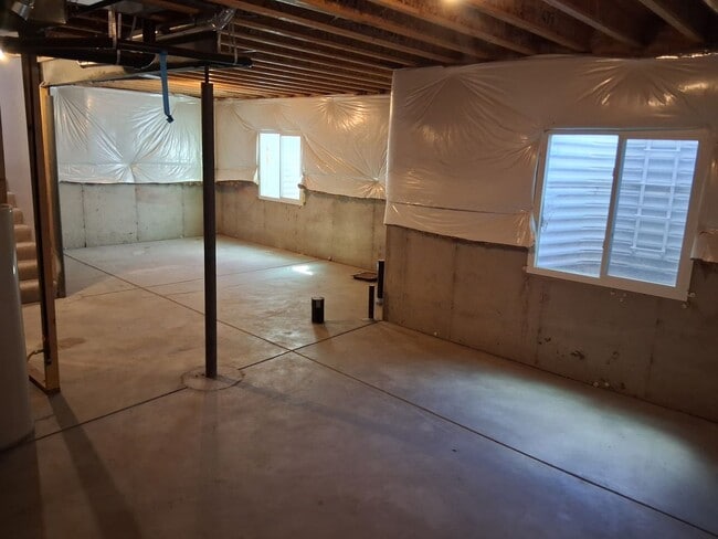 Building Photo - 1097 Johnson St