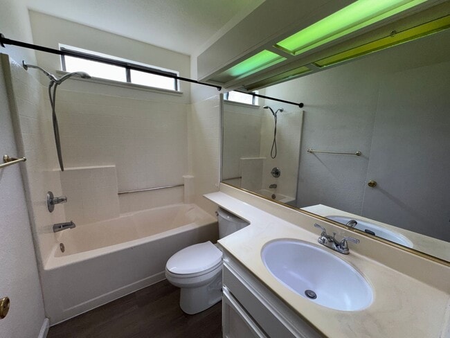 Building Photo - Three Bed, Two Bath Home with a Two Car Garage