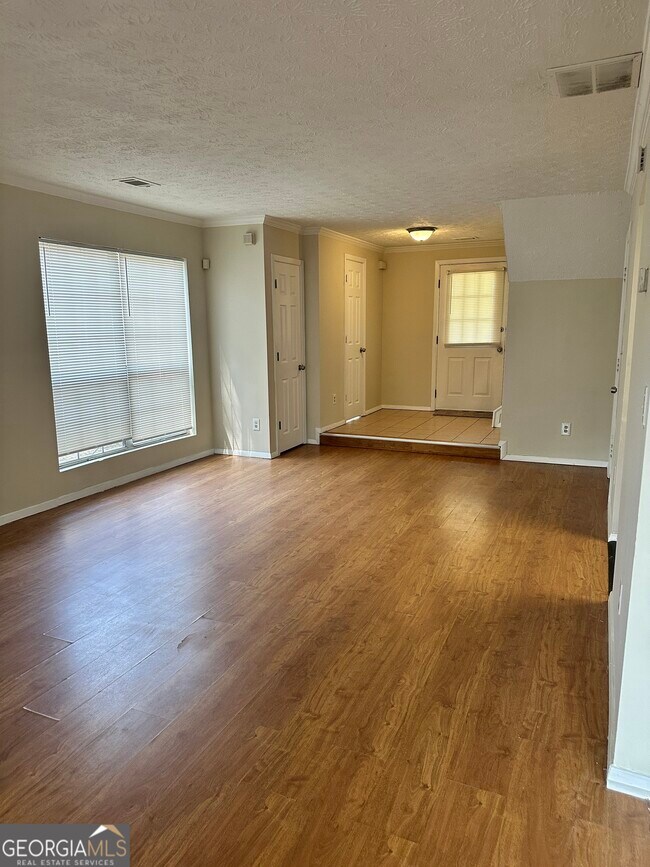 Building Photo - 1011 Hampton Hill Ct