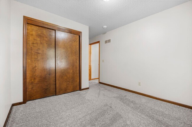 Building Photo - 3801 Pebble Ct