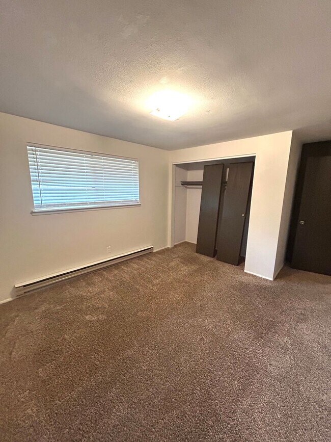 Building Photo - 3 Bedroom 1.5 Bath Rambler