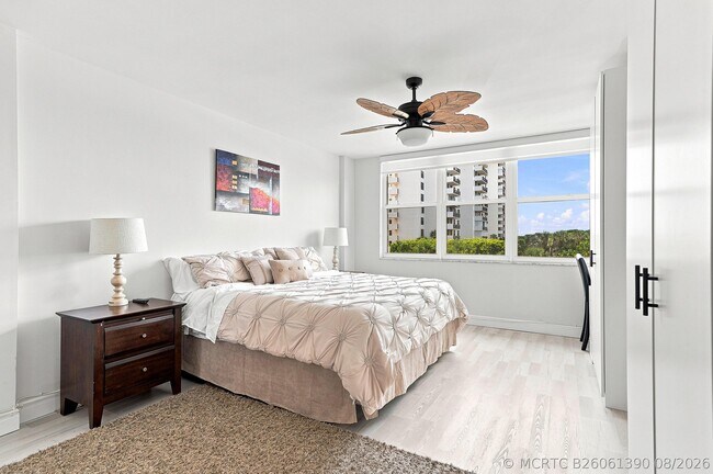 Building Photo - 2121 N Ocean Blvd