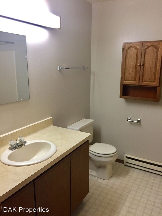 Building Photo - W194N16510 Eagle Dr