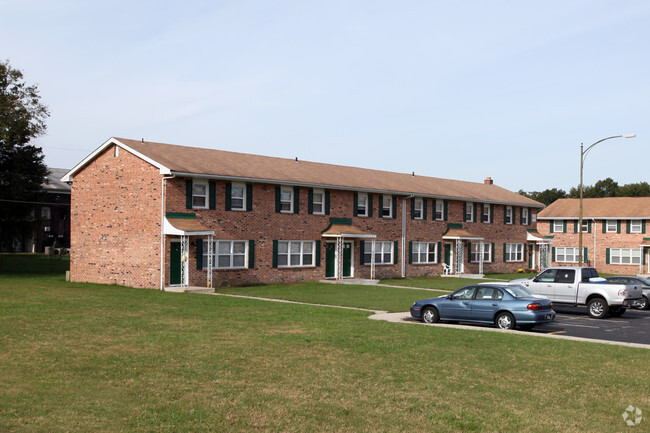 Primary Photo - Berkshires II Apartments