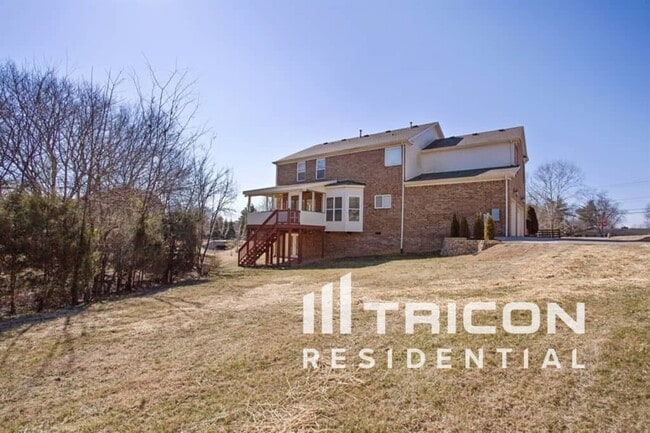Building Photo - 91 Berry Hill Dr