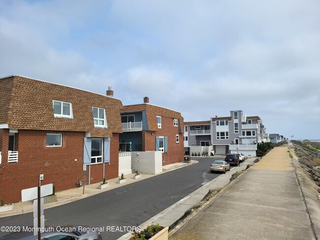 Building Photo - 18 Village Rd