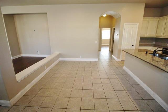 Building Photo - 6613 Meadow Glen Dr