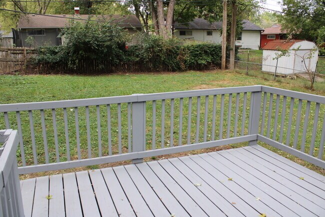 Building Photo - Spacious 4 Bedroom and 1 full bath home in Kansas City, MO.