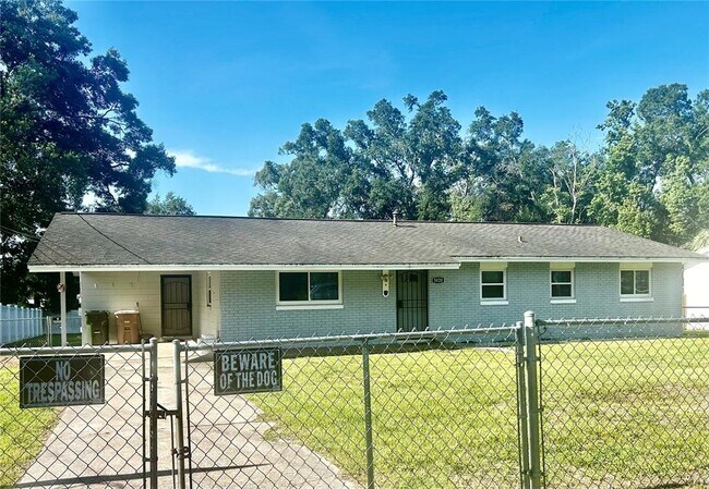 Building Photo - 3020 SE 11th St