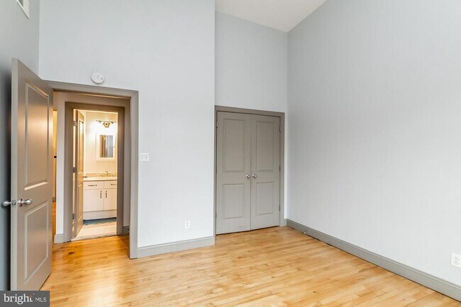 Building Photo - 511 S Bond St