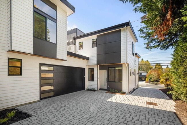 Building Photo - 108 6th St South