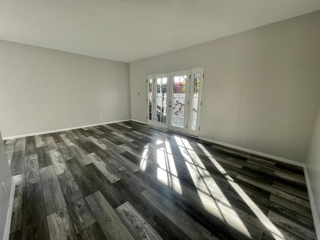 Building Photo - AVAILABLE NOW!!! Charming 1 Bed / 1 Bath apartment in PALM SPRINGS!