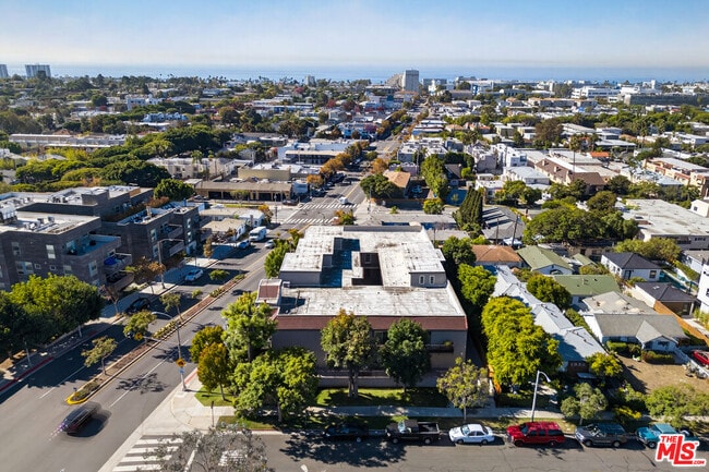 Building Photo - 1125 Pico Blvd