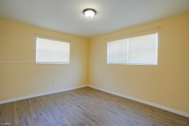 Building Photo - 3 br, 2 bath House - 135 NW 208th Street 135