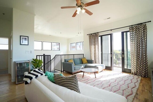 Building Photo - 384 Ralph McGill Blvd NE