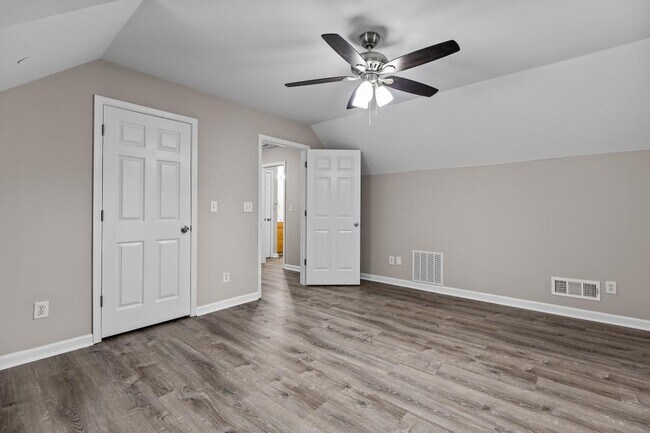 Building Photo - 631 Saddlewood Dr