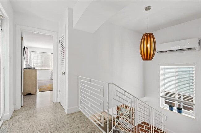 Building Photo - 3321 NE 16th Ct