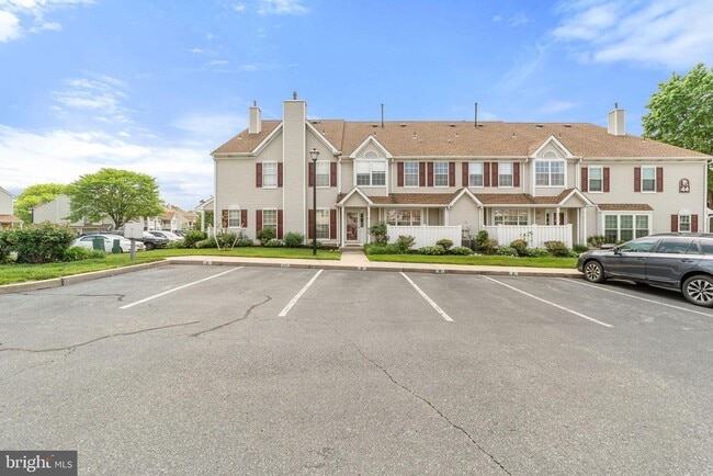 Building Photo - 4402 Aberdeen Ln