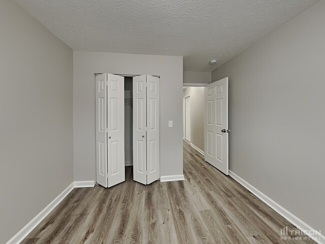Building Photo - 1211 Wembley Dr