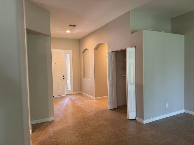 Building Photo - 3801 Kitty Hawk Ln SW