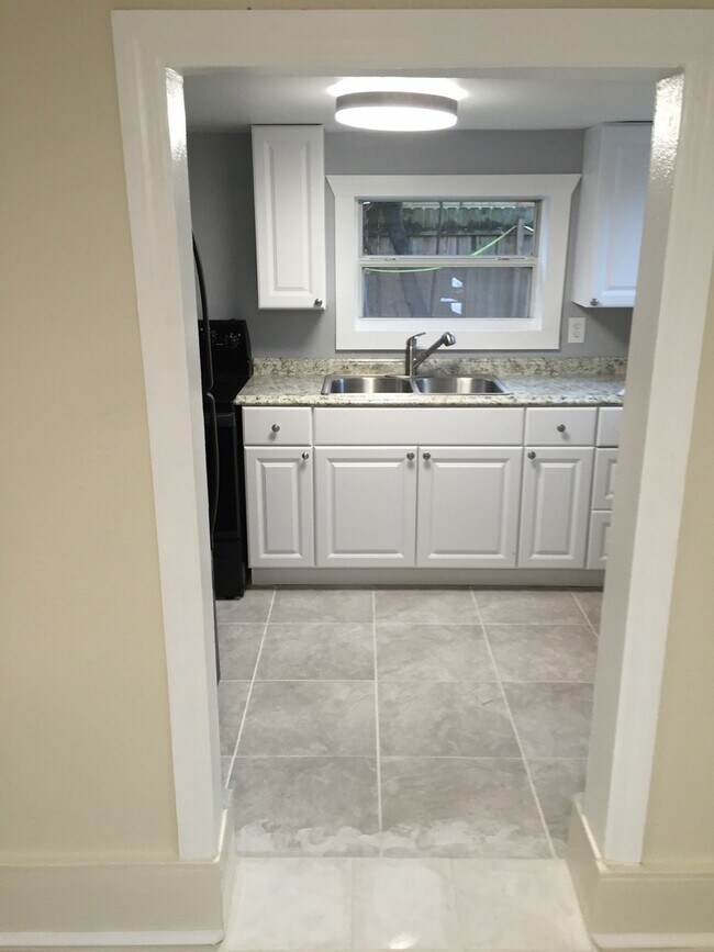 Building Photo - North Hyde Park 1 Bedroom Guest House