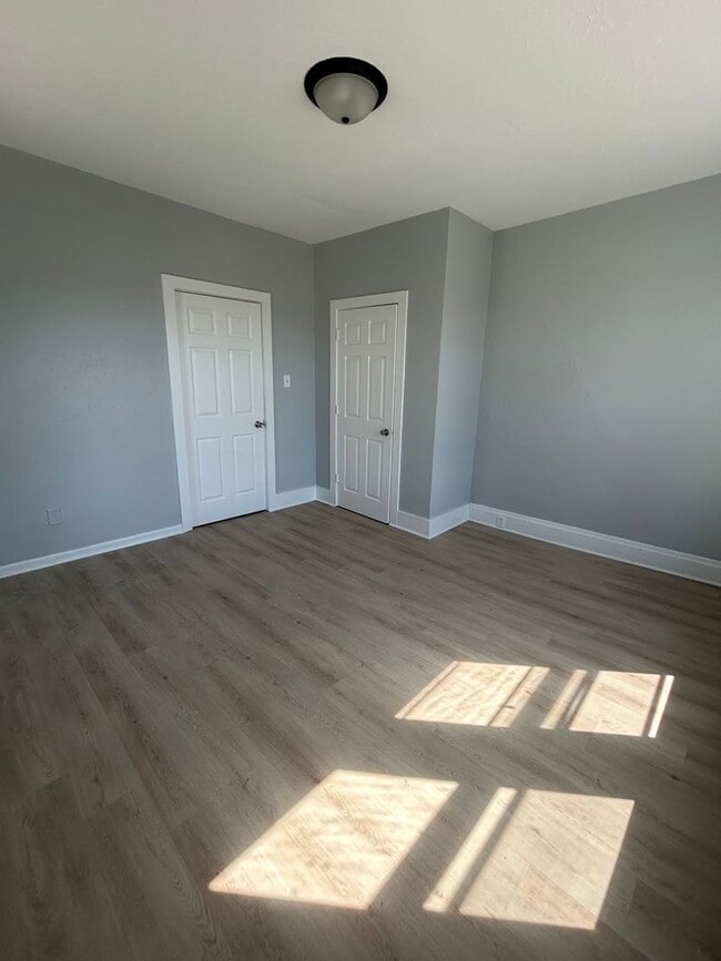 Building Photo - 1510 57th St