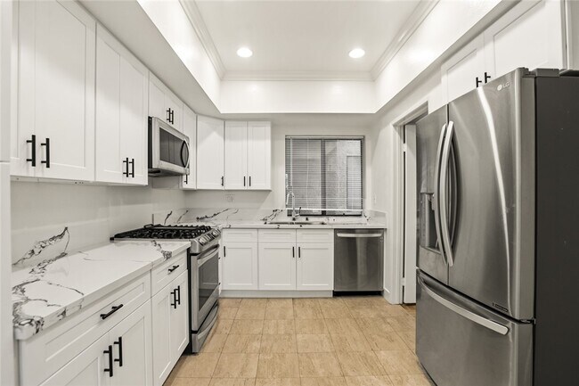 Building Photo - 5340 Wilkinson Ave