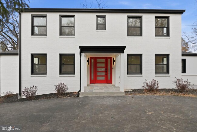 Building Photo - 9200 Cedar Ln