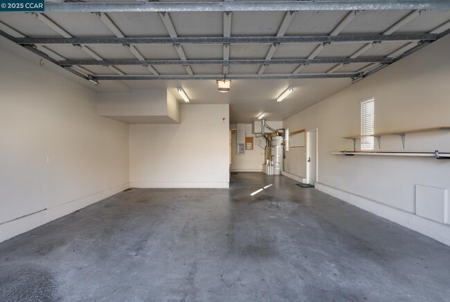 Building Photo - 2240 Britannia Dr