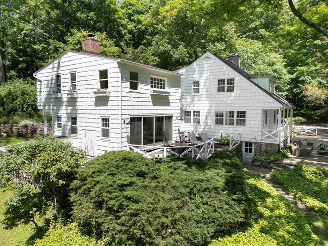 Primary Photo - 200 Millwood Rd